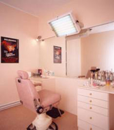logotype plein fard destributeur de maquillage professionnel